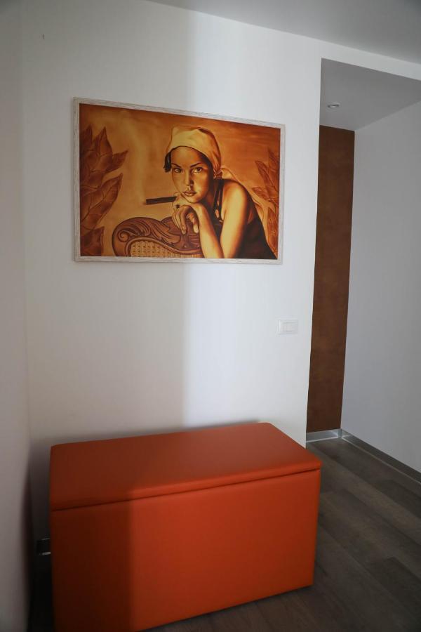 Interno 11 City View With Kitchen - 70 Mq 바리 외부 사진
