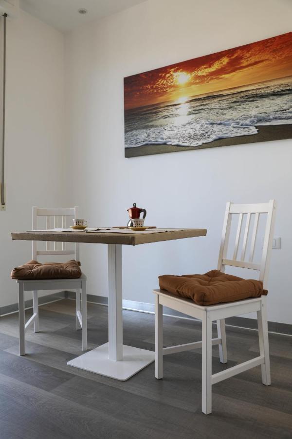 Interno 11 City View With Kitchen - 70 Mq 바리 외부 사진